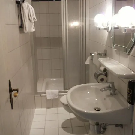 Hotel Plettenberger Hof 2*